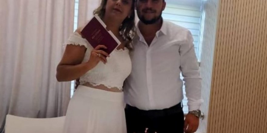 Düğünden 4 Gün Sonra Koronavirüse Yenik Düştü