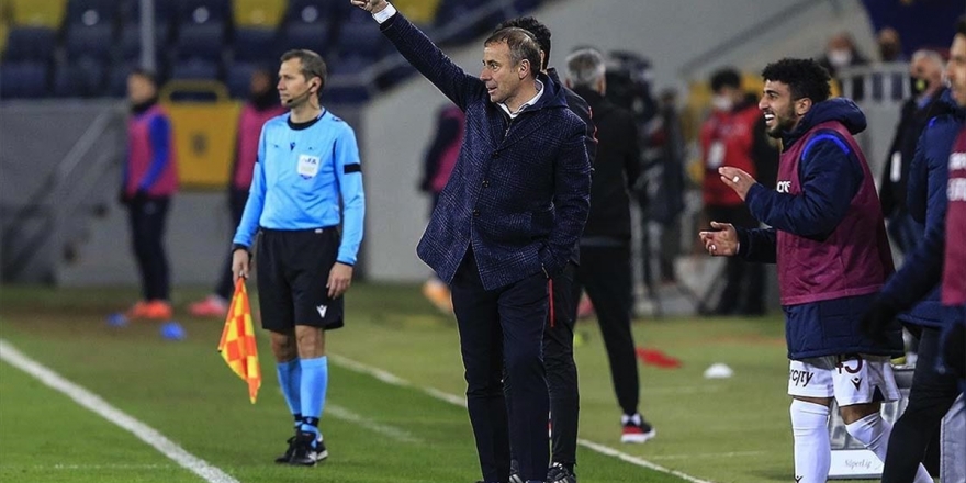 Trabzonspor Yeni Teknik Direktörü Abdullah Avcı İle Çıkışa Geçti