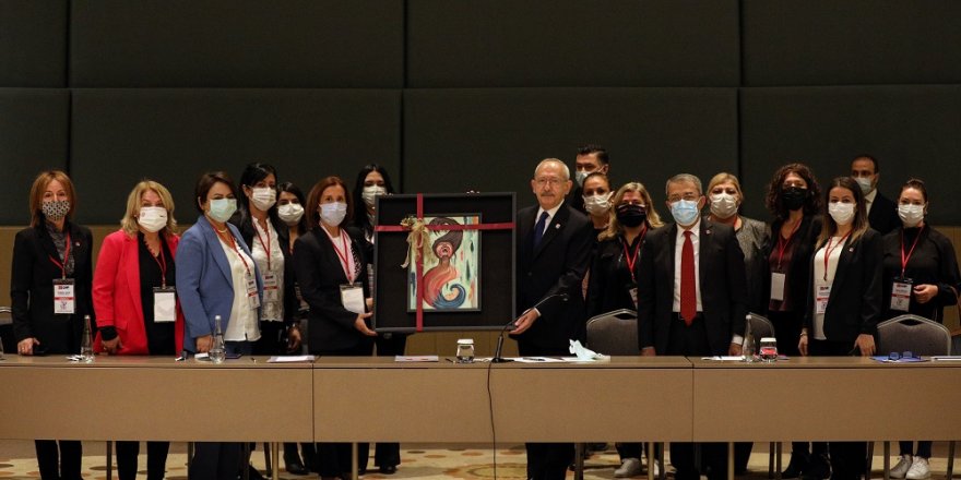 Kılıçdaroğlu, Öldürülen Kadınların Aileleri İle Buluştu