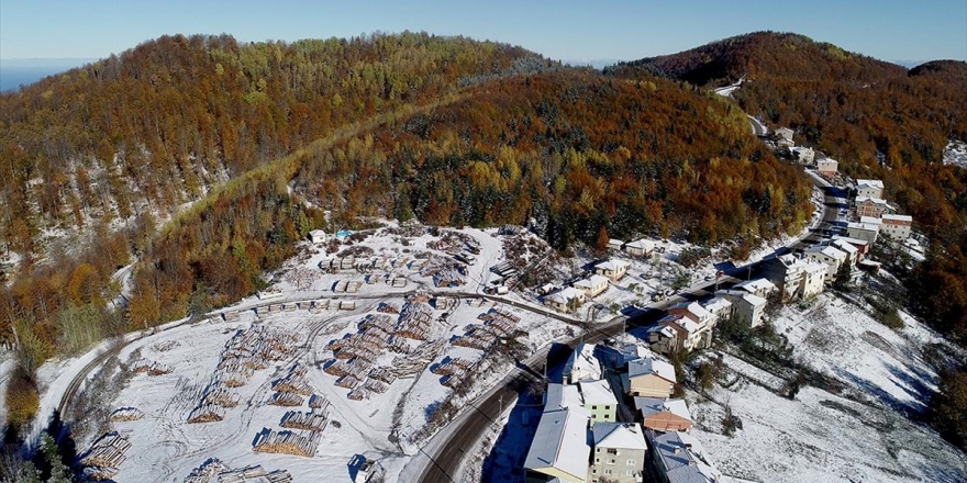 Küre Dağları'nın Bir Yanı Sonbahar Bir Yanı Kış