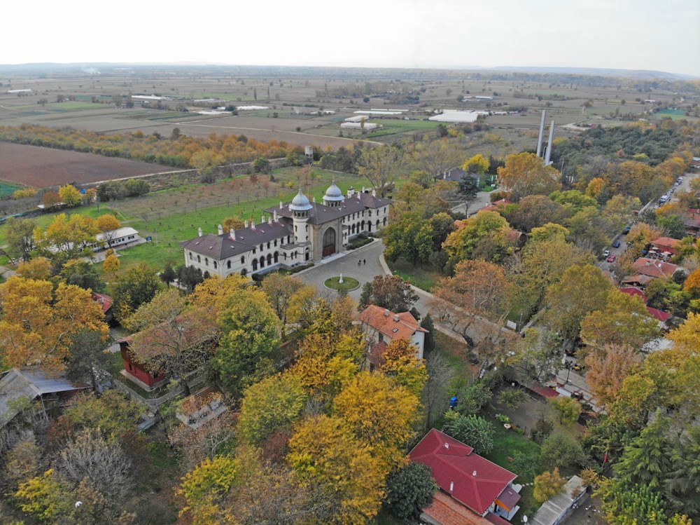 Edirne'de eski tren garı ve kara tren, sonbaharda fotoğraf tutkunlarının gözdesi