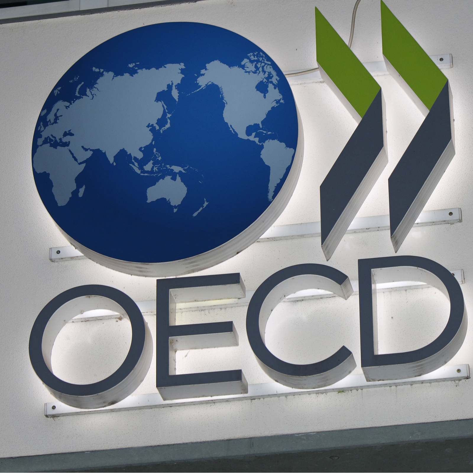 OECD Türkiye'nin Büyüme Tahminini Aşağı Çekti