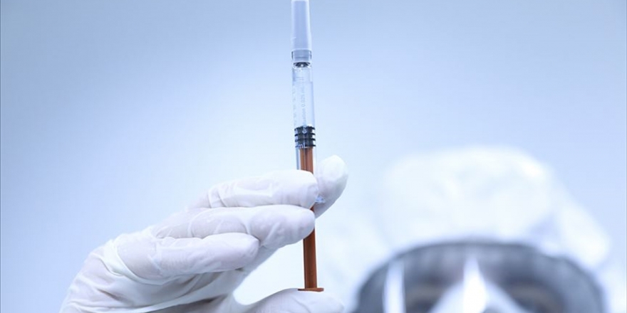 Abd'de İlk Kovid-19 Aşıları Sağlık Çalışanları İle Yaşlı Bakımevlerine Dağıtılacak