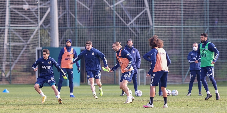 Fenerbahçe Denizlispor'u Yenerek Moral Bulmak İstiyor