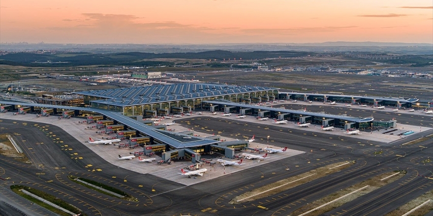 Kasımda Hava Yoluyla Yaklaşık 6,1 Milyon Yolcuya Hizmet Verildi