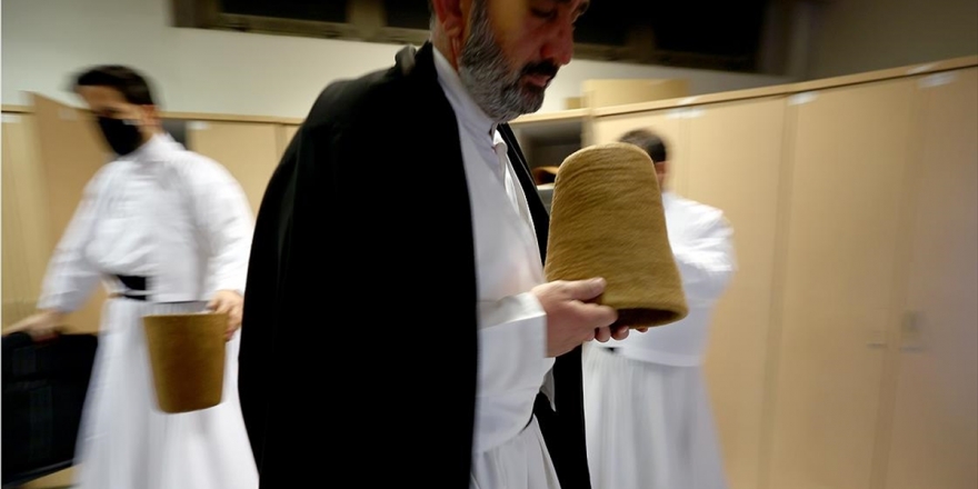 Semazenler Mevlana'nın 'Gel' Çağrısını Yüzyıllardır Yaşatıyor