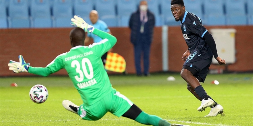 Trabzonspor'da Ekuban Zor Günleri Geride Bıraktı