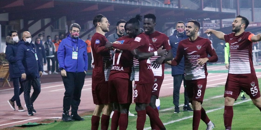 Atakaş Hatayspor Evinde Rahat Kazandı