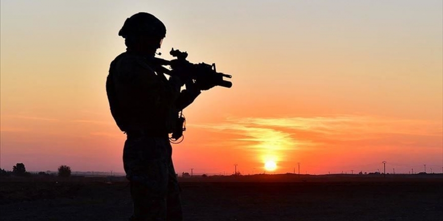 Van'da Jandarmanın İkna Çalışmaları Sonucu İki Terörist Teslim Oldu