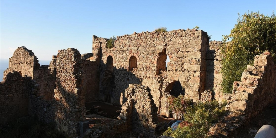 Syedra Antik Kenti Ziyaretçilerini Tarihi Yolculuğa Çıkarıyor