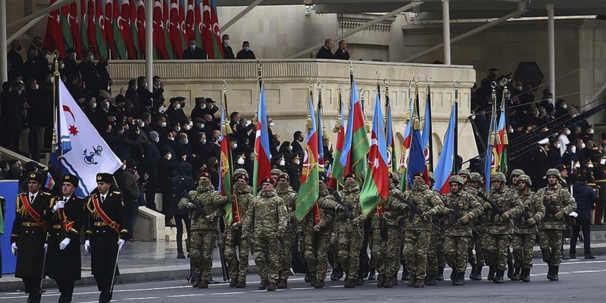 Azerbaycan Dağlık Karabağ Zaferini Askeri Geçit Töreniyle Kutladı