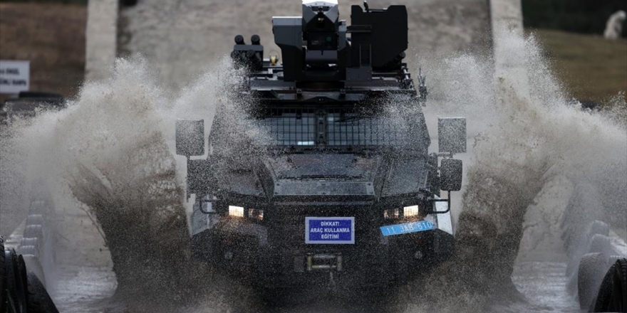 Jandarmanın Zırhlı Araç Sürücü Adaylarına Bilecik'te Zorlu Eğitim