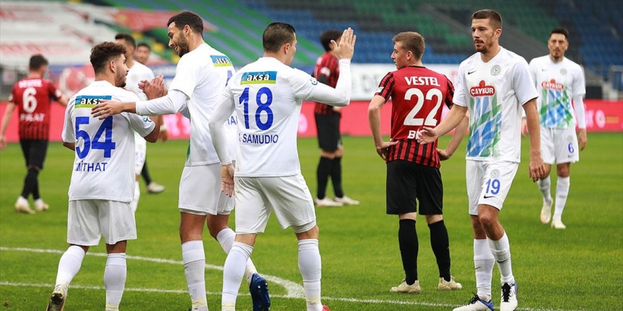 Çaykur Rizespor Ziraat Türkiye Kupası'nda Son 16 Turuna Yükseldi