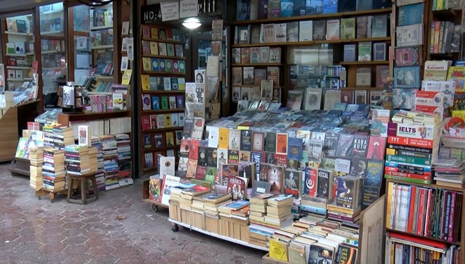 Tarihi Sahaflar Çarşısı'nda sessizlik: İnternet bizi mahvetti