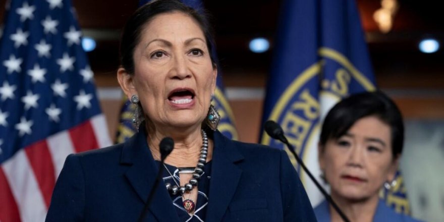 Biden, ABD'nin İlk Yerli Bakanını Seçiyor