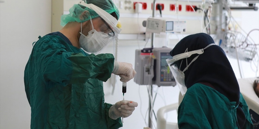 Türkiye'de Son 24 Saatte 29 Bin 718 Kişinin Kovid-19 Testi Pozitif Çıktı, 240 Kişi Hayatını Kaybetti