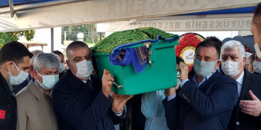 Lütfü Savaş'ın Annesi Son Yolculuğuna Uğurlandı