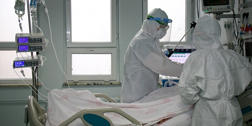 Türkiye'de Son 24 Saatte 22 Bin 195 Kişinin Kovid-19 Testi Pozitif Çıktı, 241 Kişi Hayatını Kaybetti