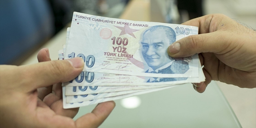 Baba, Üniversite Mezunu İşsiz Çocuğuna Yardım Nafakası Ödeyecek