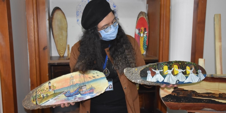 Ağaç Parçalarını Sanat Eserine Dönüştürüyor