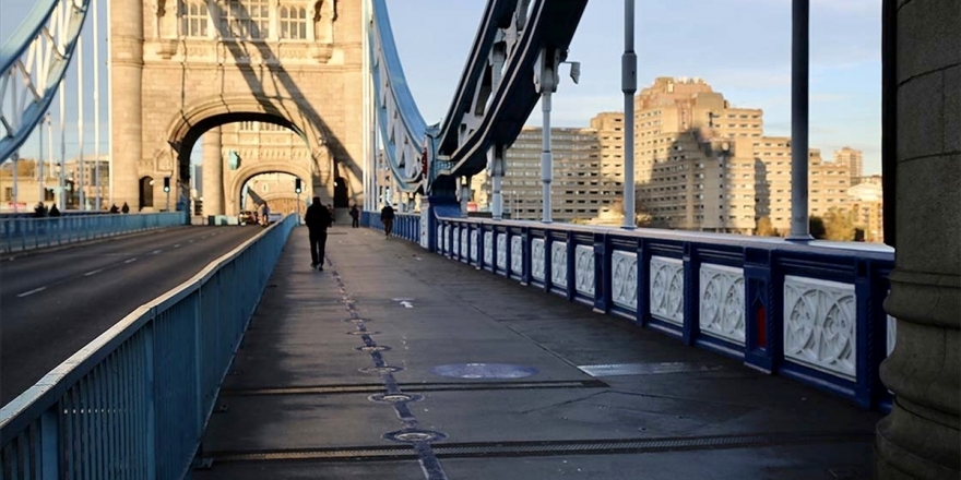 Dünya Daha Hızlı Yayılan Kovid-19 Türü Nedeniyle İngiltere İle Sınırları Kapatmaya Başladı