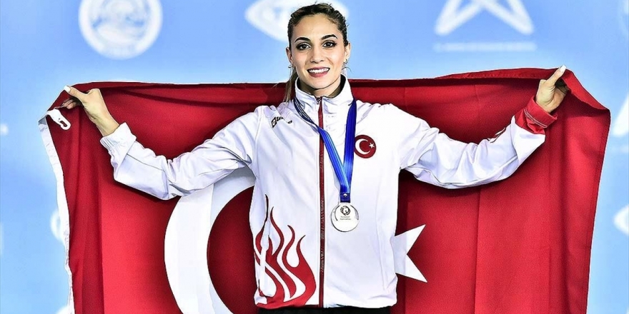 Milli Cimnastikçi Göksu Üçtaş Şanlı 25 Yıllık Hayalini Gerçeğe Dönüştürdü