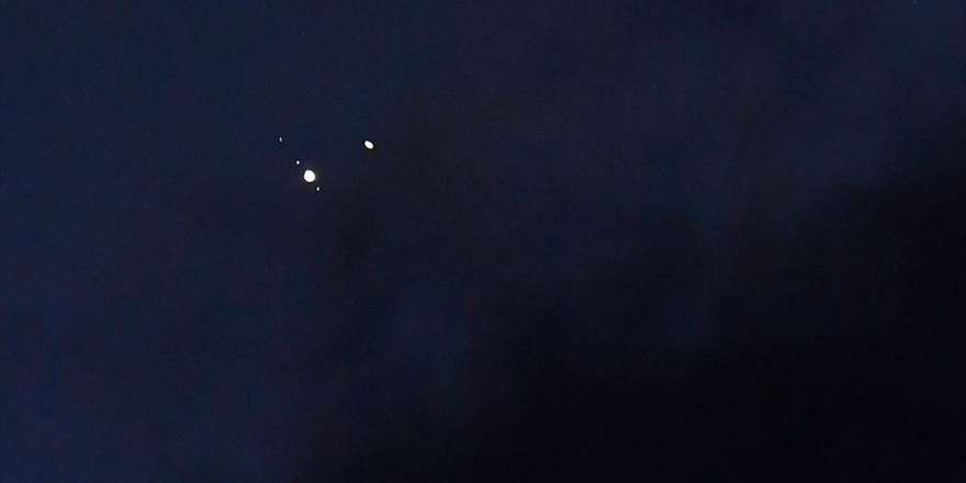 Jüpiter Ve Satürn'ün Gökyüzündeki Buluşması Gerçekleşti