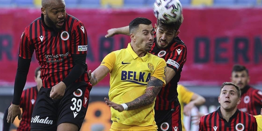 Gençlerbirliği'nin 22 Yaşındaki Stoperi Arda Kızıldağ Fırsatı İyi Değerlendirdi