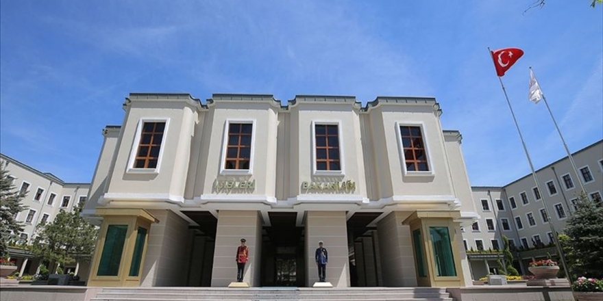 7 Pkk'lı Terörist İkna Çalışmaları Sonucu Teslim Oldu