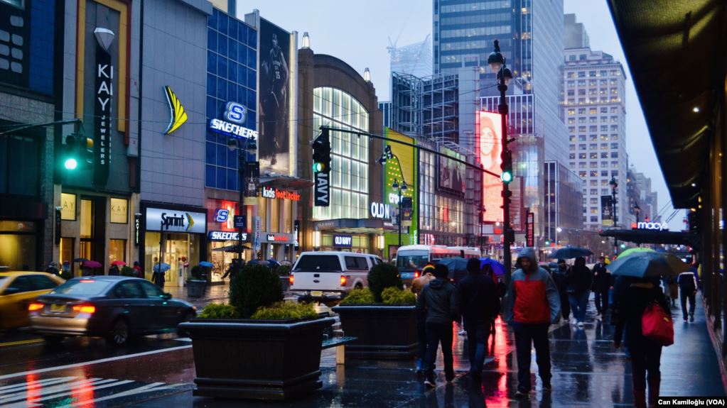 Ünlü Markalar New York’taki Şubelerini Birer Birer Kapatıyor