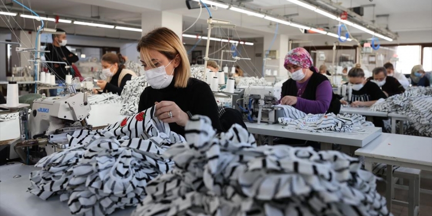 İhracat Takım Elbisede Azaldı, Eşofmanda Arttı