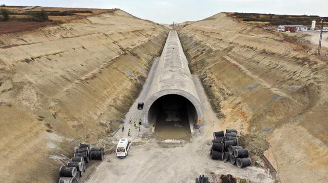 Bakan Karaismailoğlu'ndan Halkalı-Kapıkule Hızlı Tren Müjdesi