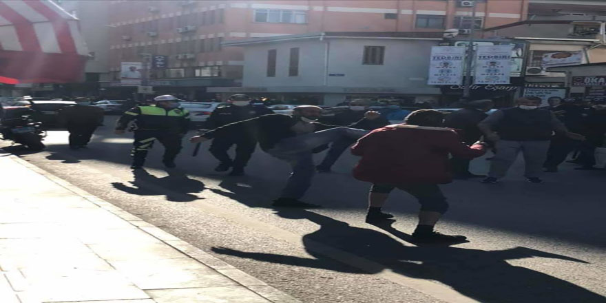 Kimlik Soran Polise Bıçak Çekti...