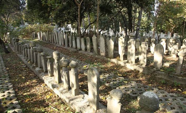 İstanbul'da mezar karaborsası; 2 milyon liraya satıyorlar