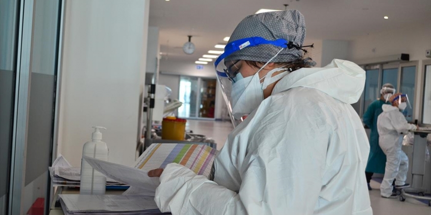 Türkiye'de Son 24 Saatte 14 Bin 205 Kişinin Testi Pozitif Çıktı, 254 Kişi Hayatını Kaybetti
