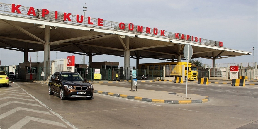 Yurt Dışından Gelenlere 'Pcr Testi İbrazı Zorunluluğu' Uygulaması Yarın Başlayacak