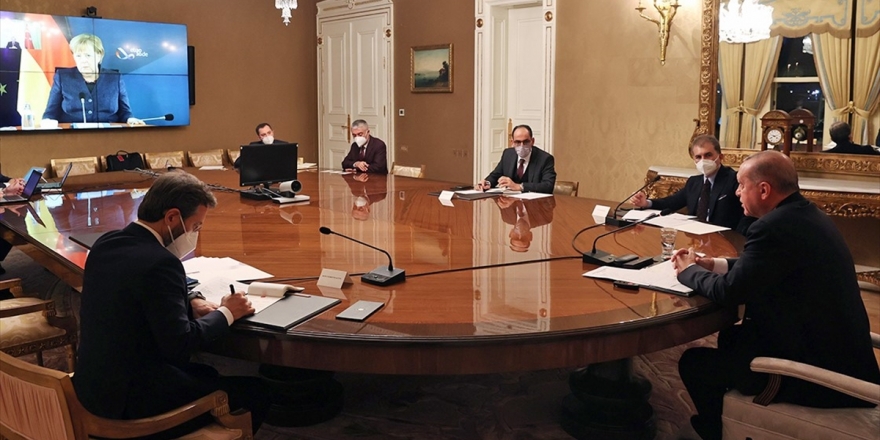 Türkiye 2020'de İnsan Odaklı Dış Politikasını Dijital Diplomasiyle Güçlendirdi