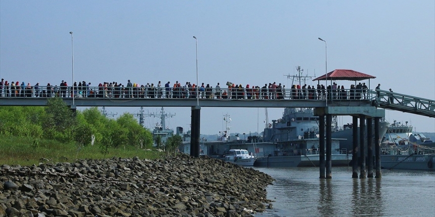 Arakanlı Müslümanların İkinci Grubu Bhasan Char Adası'na Gönderildi