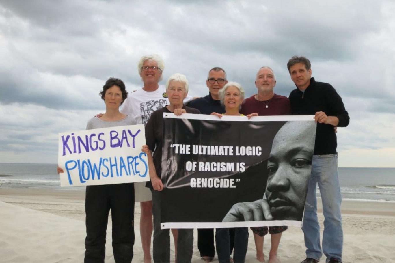 ABD'nin Donanma Üssüne Sızan 58-81 Yaşlarındaki Nükleer Karşıtlarına Bir Kez Daha Hapis Yolu Göründü