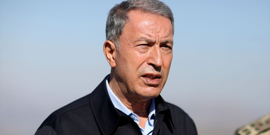 Milli Savunma Bakanı Akar Sınır Birliklerinde İncelemelerde Bulunuyor