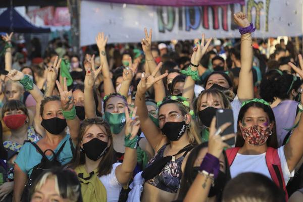 Arjantin'de Kadınların Zaferi: Kürtaj Yasallaştı