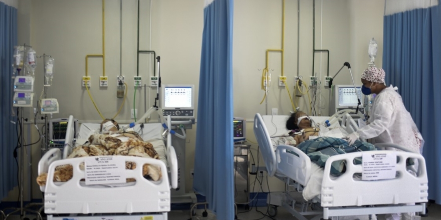 Dünya Genelinde Kovid-19'dan Ölenlerin Sayısı 1 Milyon 800 Bini Geçti