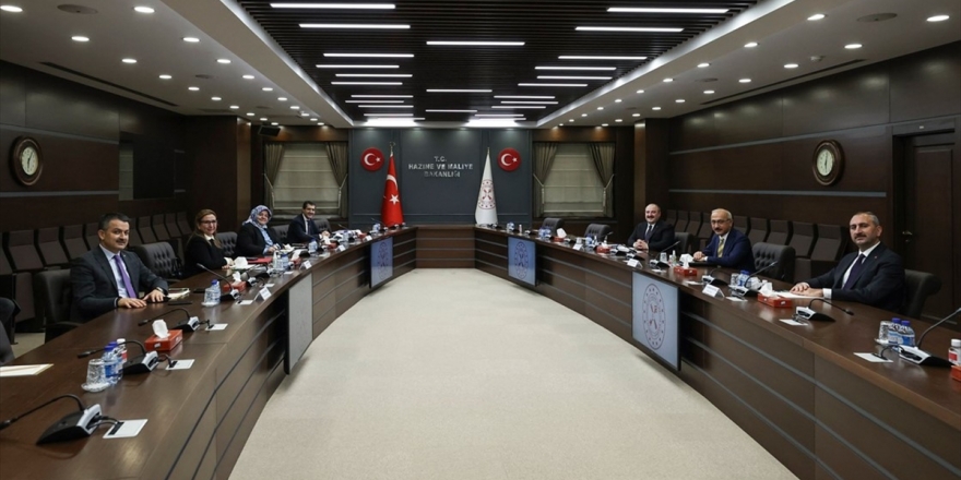 Bakan Elvan'ın Ev Sahipliğinde 6 Bakan 'Ekonomi Ve Reform' Gündemiyle Bir Araya Geldi