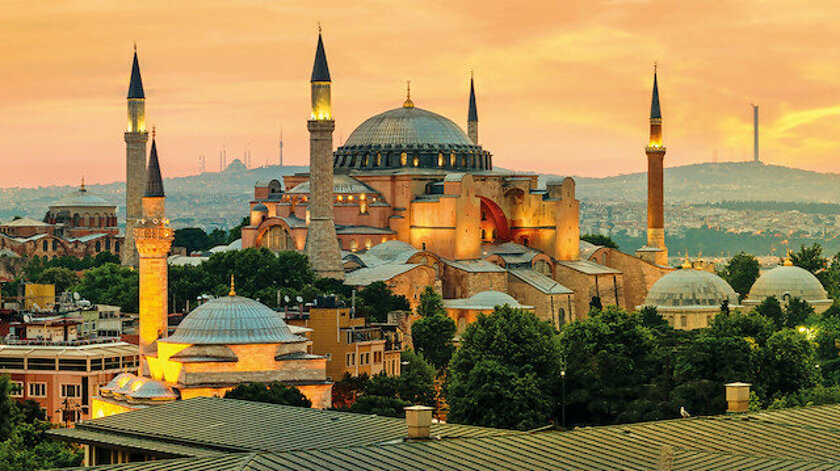 Ayasofya'da İskeleler Kaldırıldı