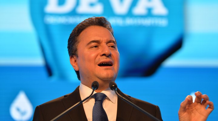 Ali Babacan'dan 5 Farklı Dilde Yeni Yıl Mesajı