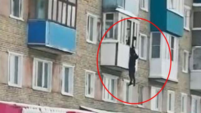 Eşine Basılınca Sevgilisini Camdan Kaçırdı!