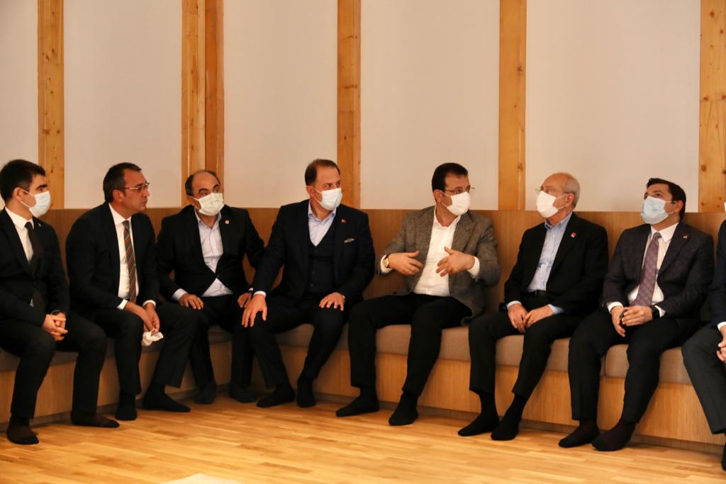 Kılıçdaroğlu’ndan Beylikdüzü’nde cemevi ve cami ziyareti 