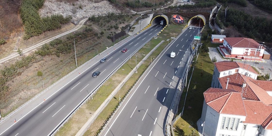 'İstanbul'un Anadolu'ya Açılan Kapısı'ndan Milyonlarca Araç Geçti