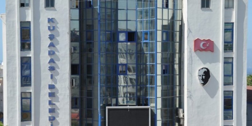 Kuşadası Belediye Başkanı Günel'den "Hasarlı Binalara Girmeyin" Uyarısı