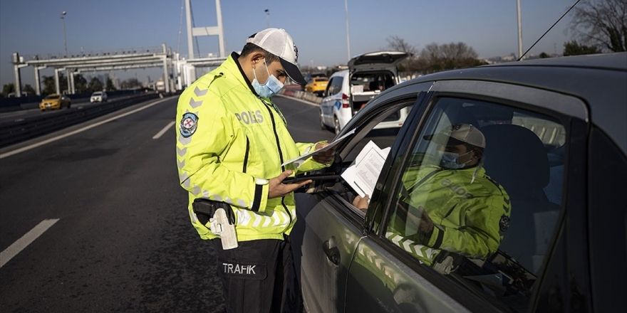 Son Bir Haftada Sokağa Çıkma Kısıtlamasına Uymayan 51 Bin 152 Kişi Hakkında İşlem Yapıldı